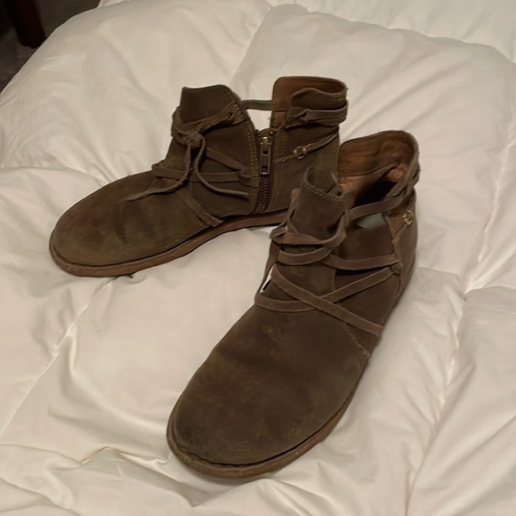 Born Tarkiln Brown Leather Ankle Boots 7.5M-never wore - too big - Picture 1 of 5